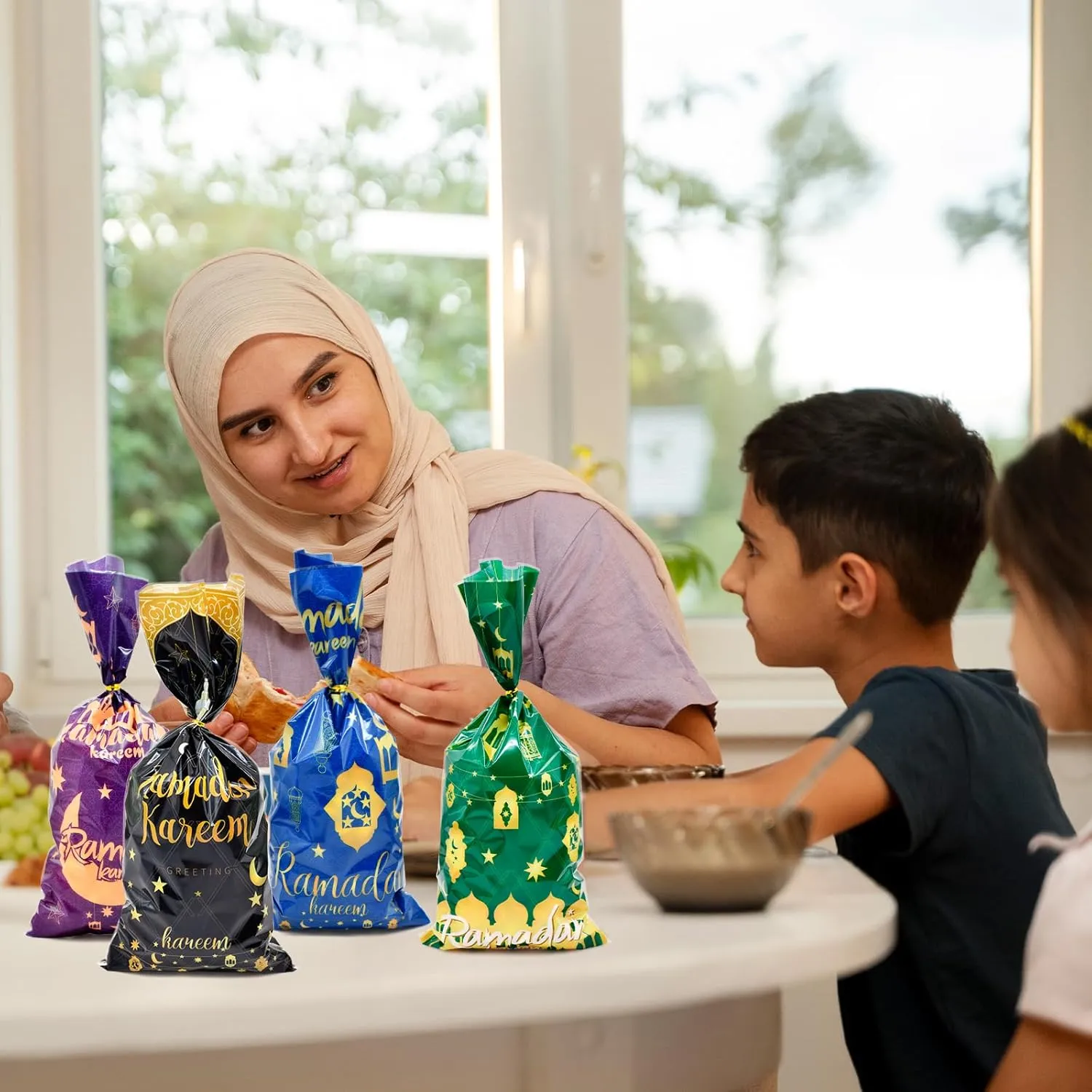 160 Pieces 4 Styles Ramadan Kareem Cellophane Treat Candy Bags with Twist Ties, Islamic Lantern and Moon Designs Clear Goodie Bags for Kids Gifts, Party Favors, and Holiday Snacks Decorations
