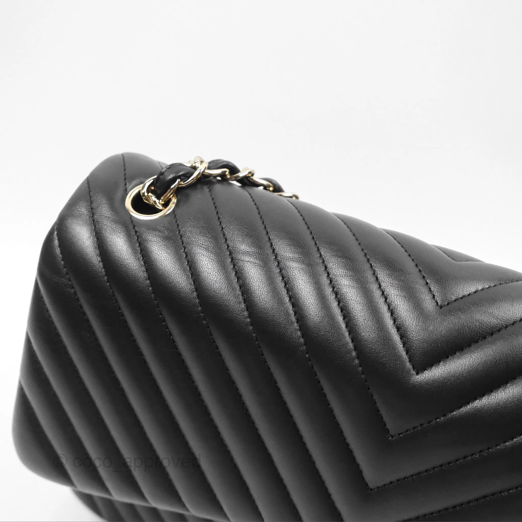 Chanel Chevron Jumbo Double Flap Black Lambskin Gold Hardware⁣⁣