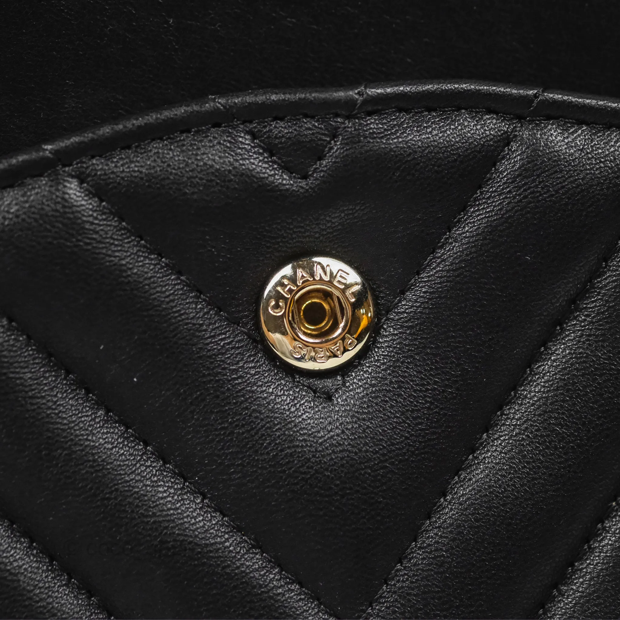 Chanel Chevron Jumbo Double Flap Black Lambskin Gold Hardware⁣⁣