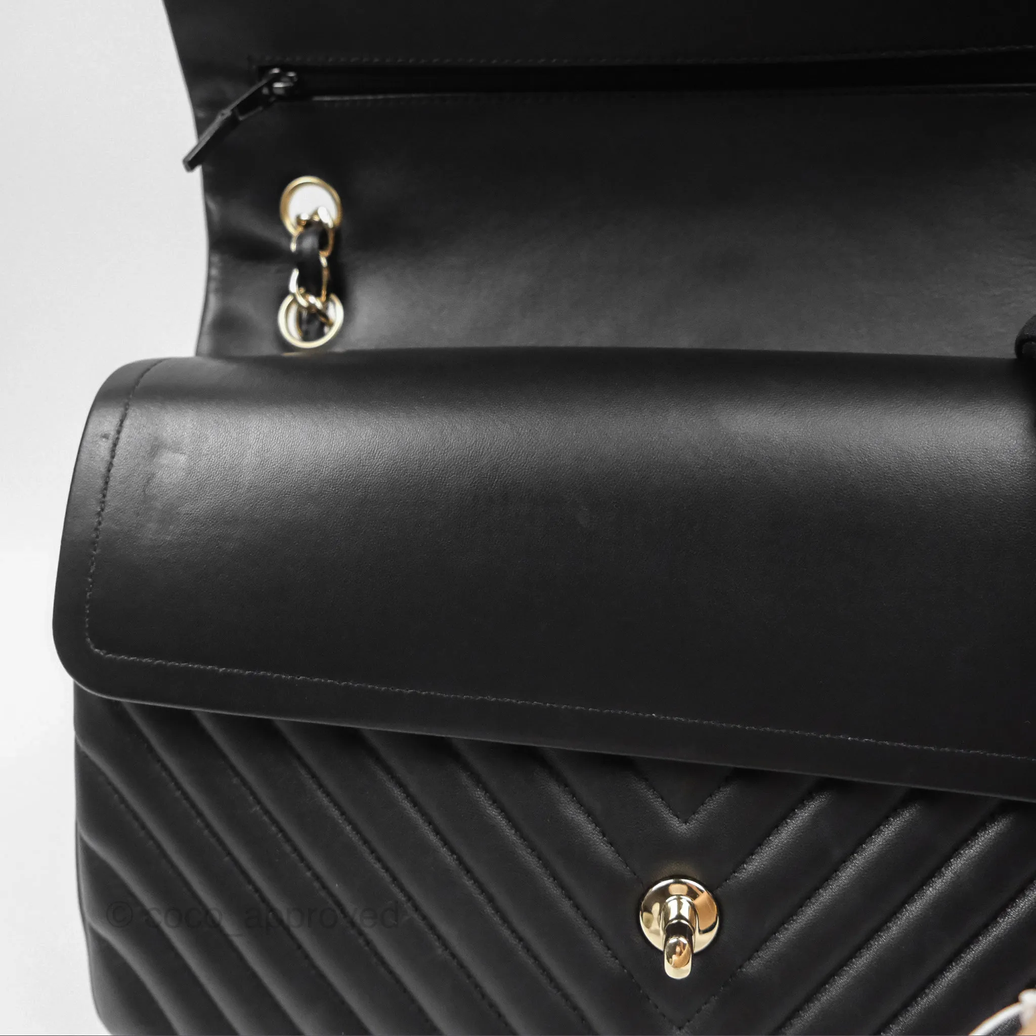 Chanel Chevron Jumbo Double Flap Black Lambskin Gold Hardware⁣⁣