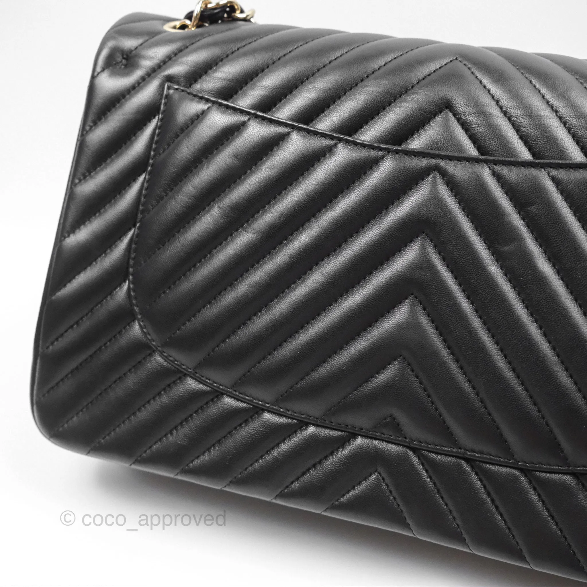 Chanel Chevron Jumbo Double Flap Black Lambskin Gold Hardware⁣⁣
