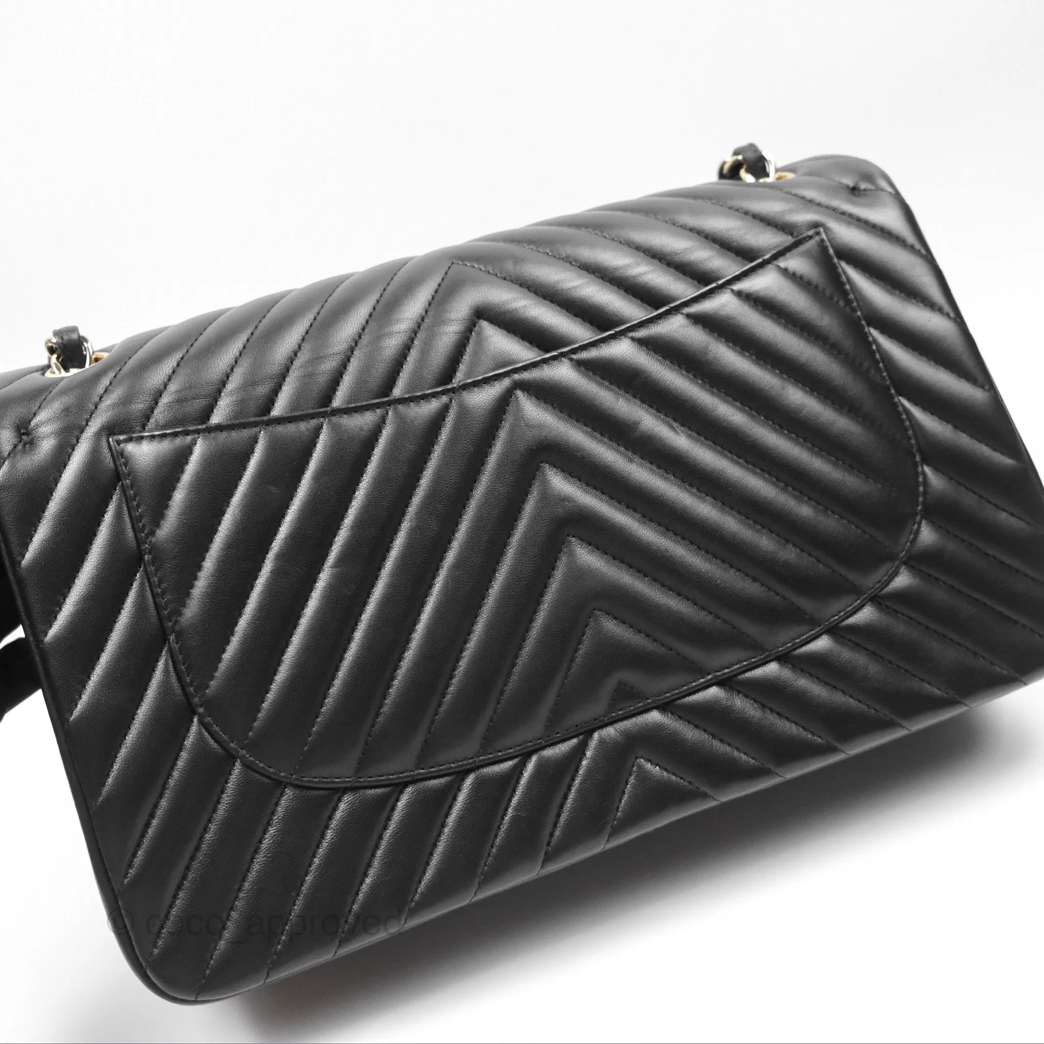 Chanel Chevron Jumbo Double Flap Black Lambskin Gold Hardware⁣⁣