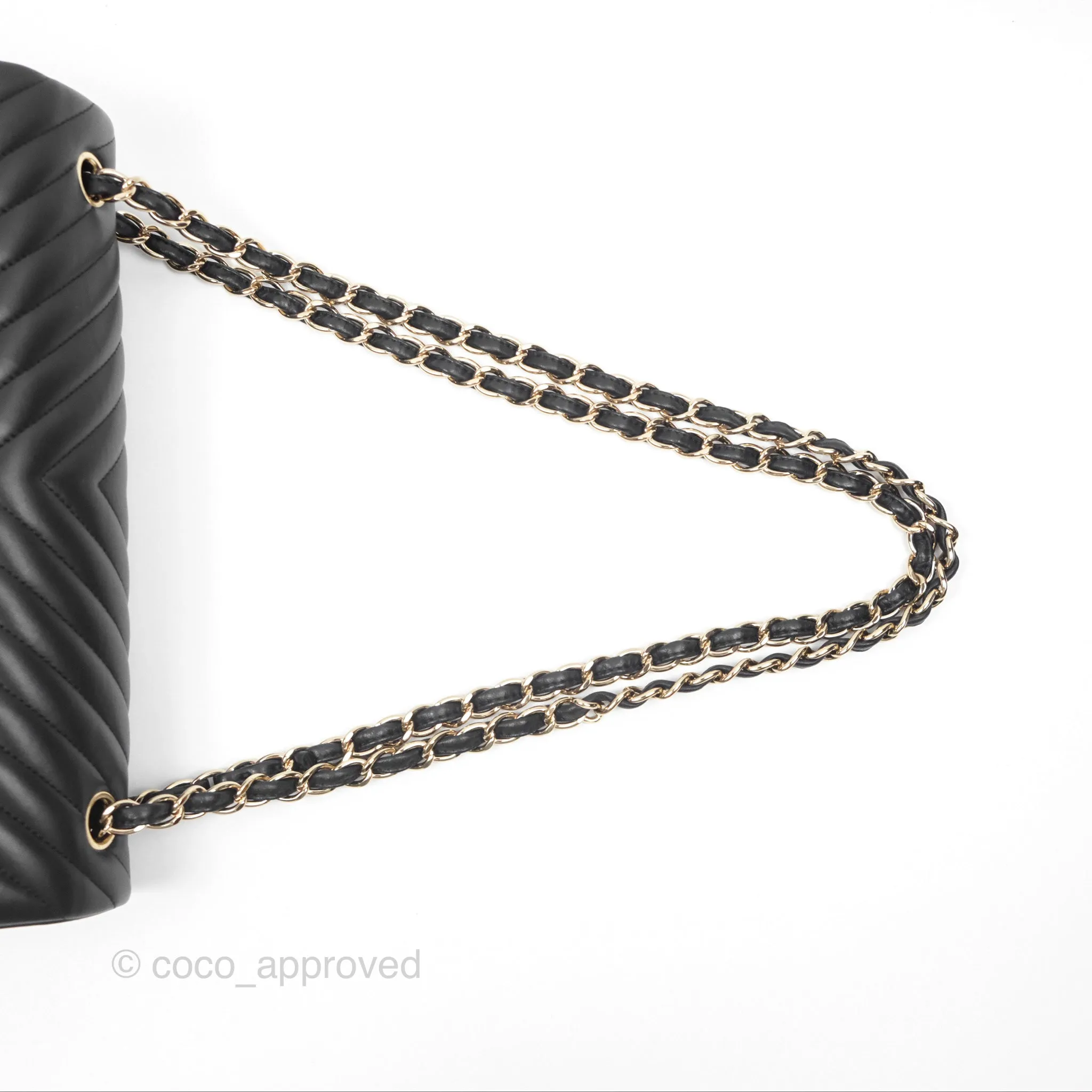 Chanel Chevron Jumbo Double Flap Black Lambskin Gold Hardware⁣⁣