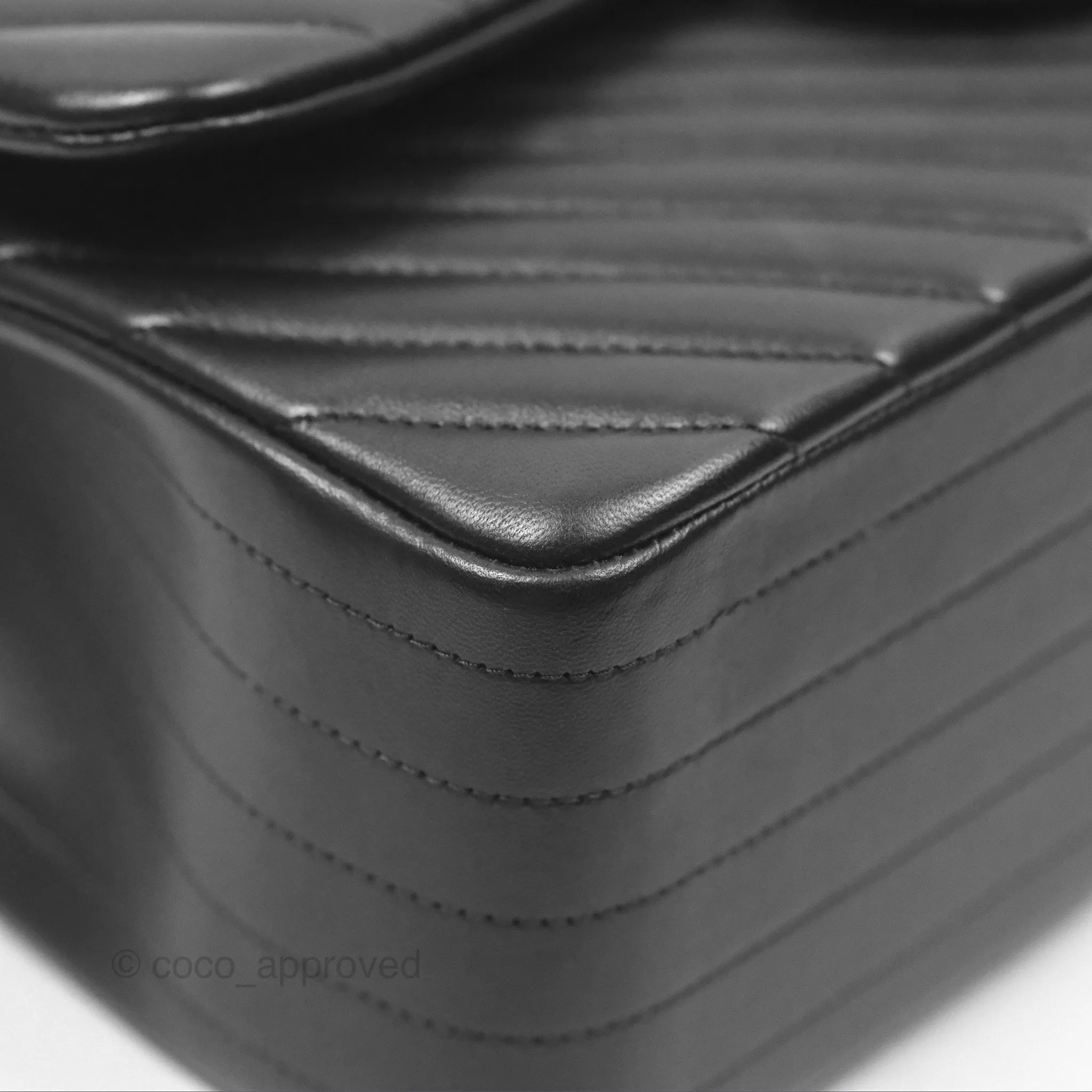 Chanel Chevron Jumbo Double Flap Black Lambskin Gold Hardware⁣⁣