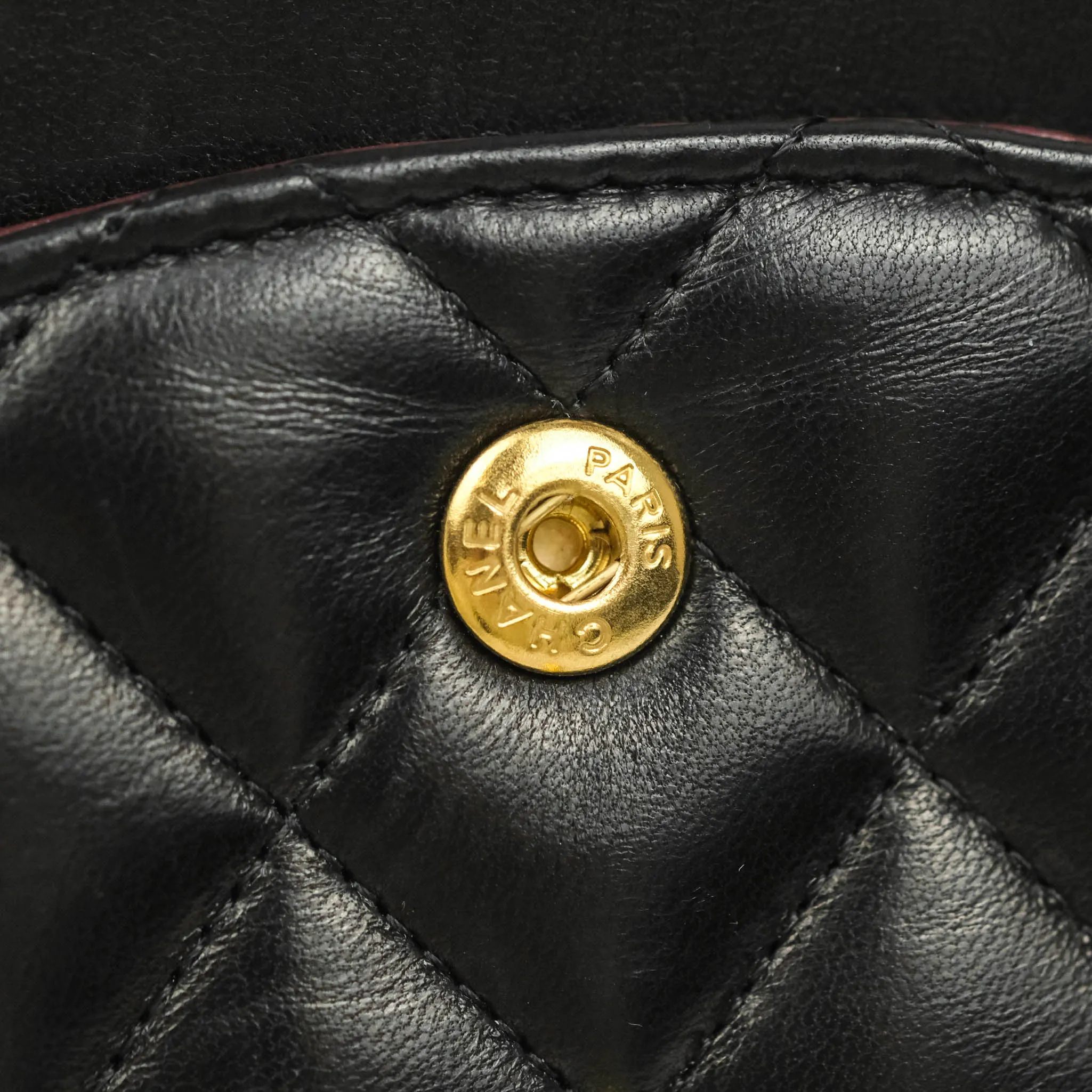 Chanel Classic M/L Flap Bag Black Lambskin Gold Hardware