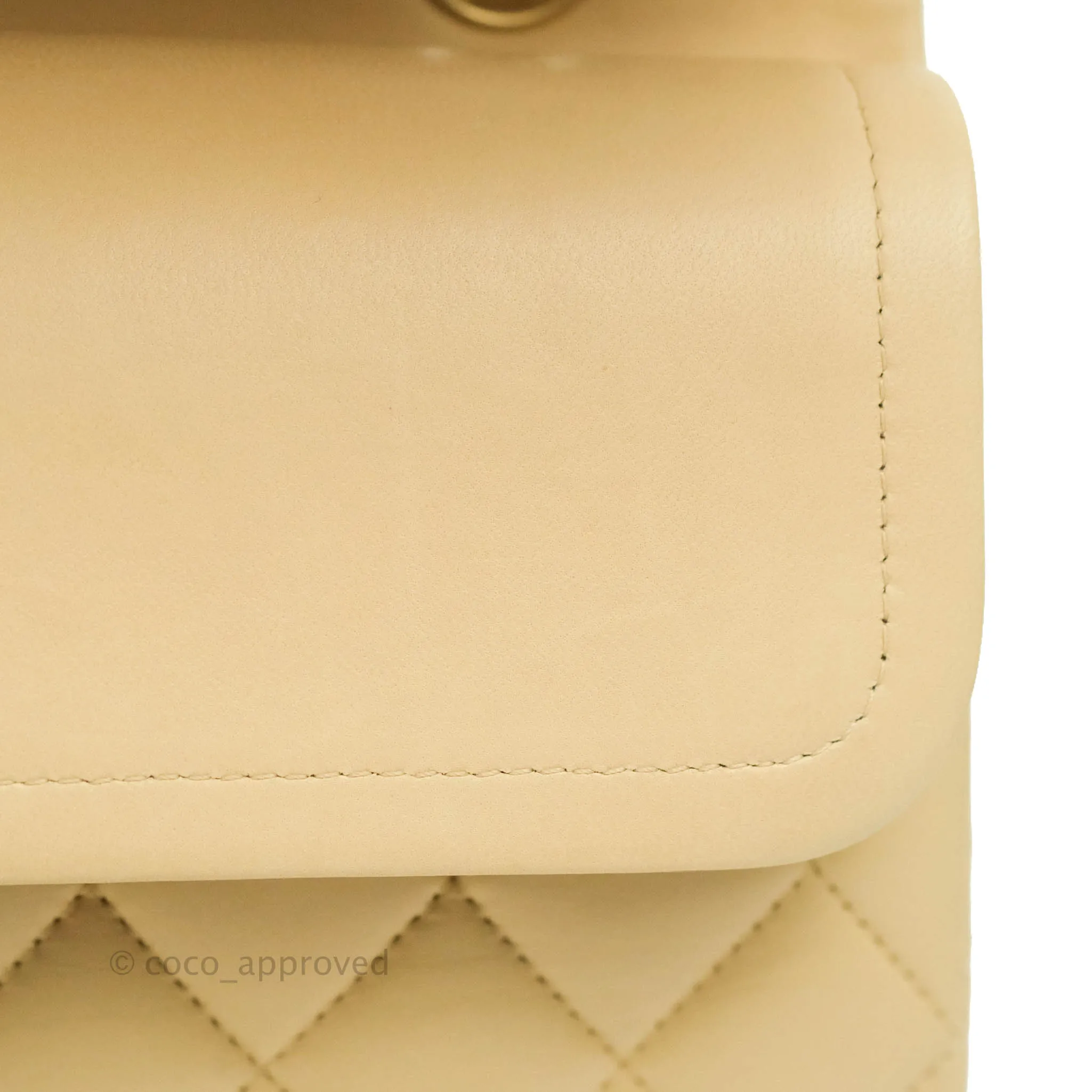 Chanel Classic M/L Medium Double Flap Beige Lambskin Gold Hardware Metal