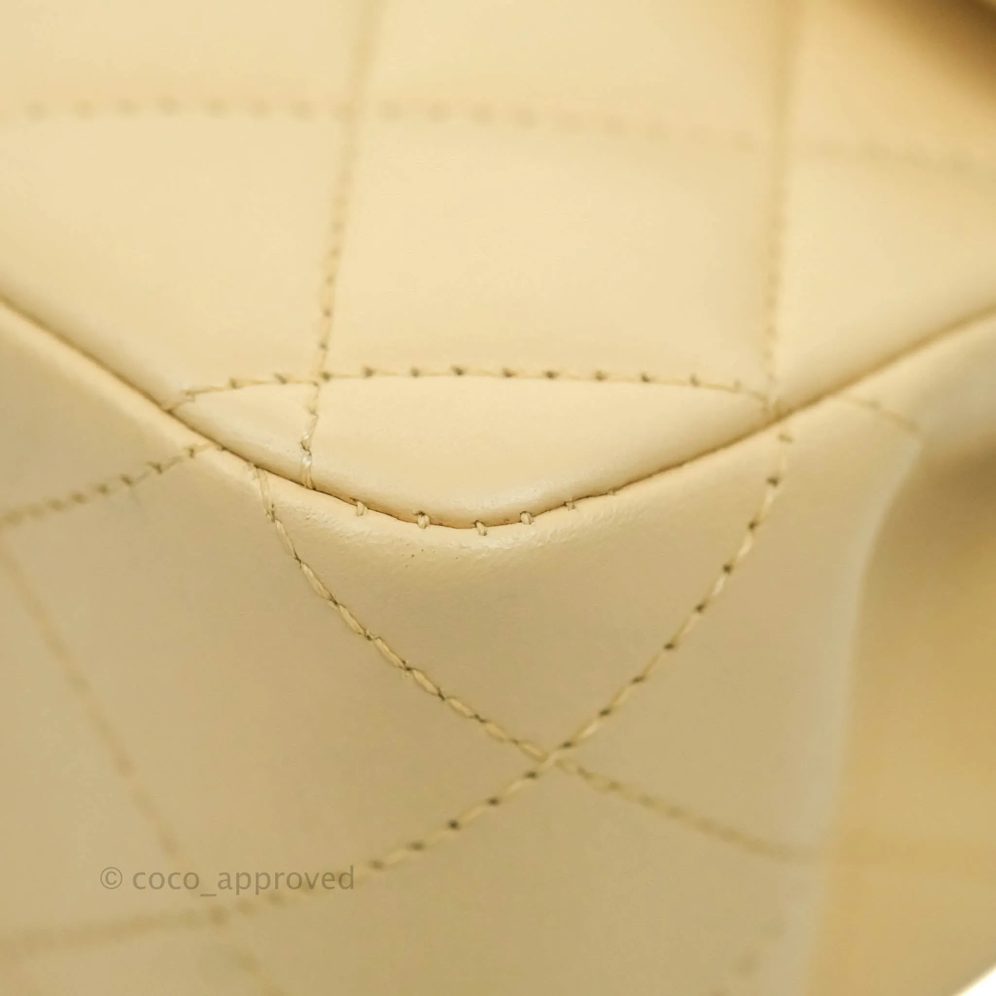 Chanel Classic M/L Medium Double Flap Beige Lambskin Gold Hardware Metal