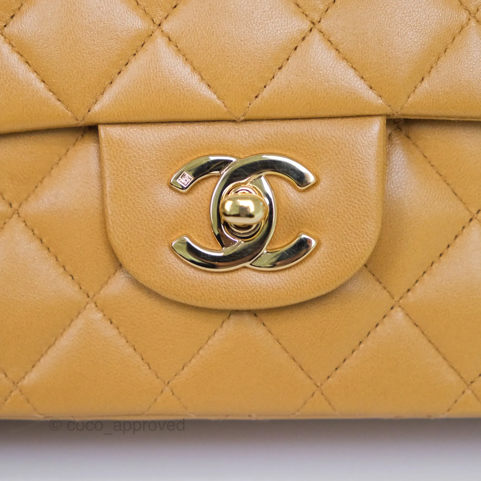 Chanel Classic M/L Medium Flap Quilted Beige Lambskin 24K Gold Hardware