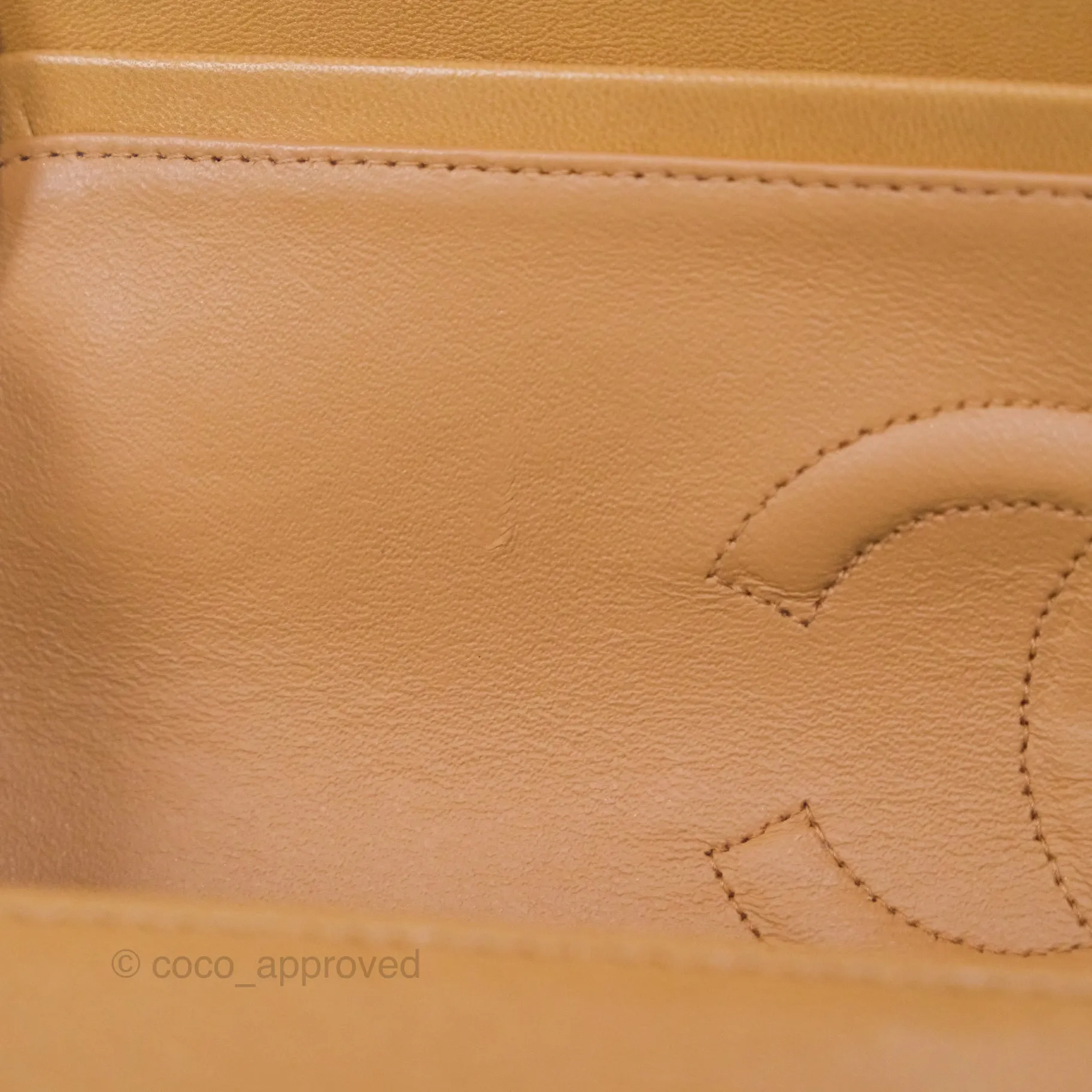 Chanel Classic M/L Medium Flap Quilted Beige Lambskin 24K Gold Hardware