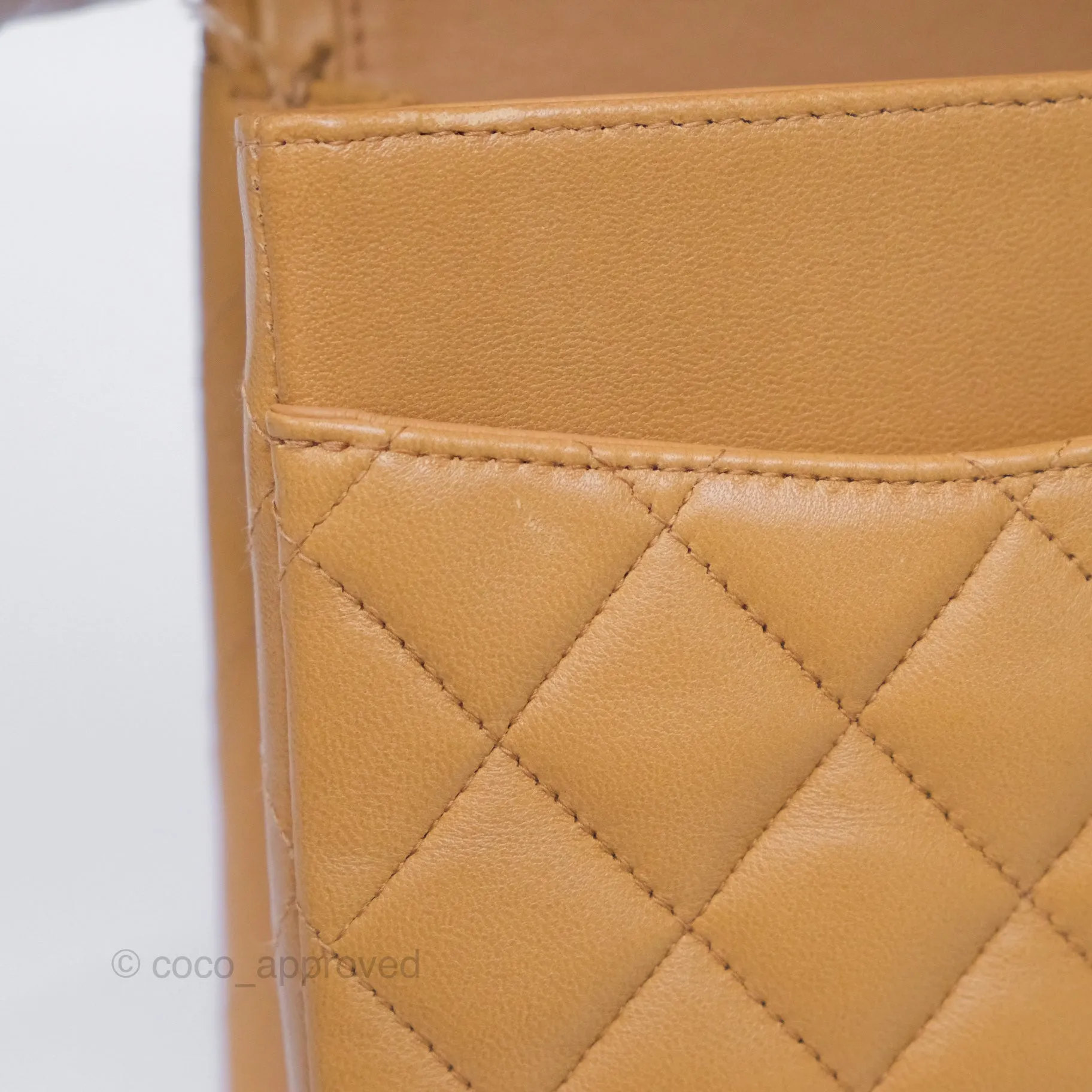 Chanel Classic M/L Medium Flap Quilted Beige Lambskin 24K Gold Hardware