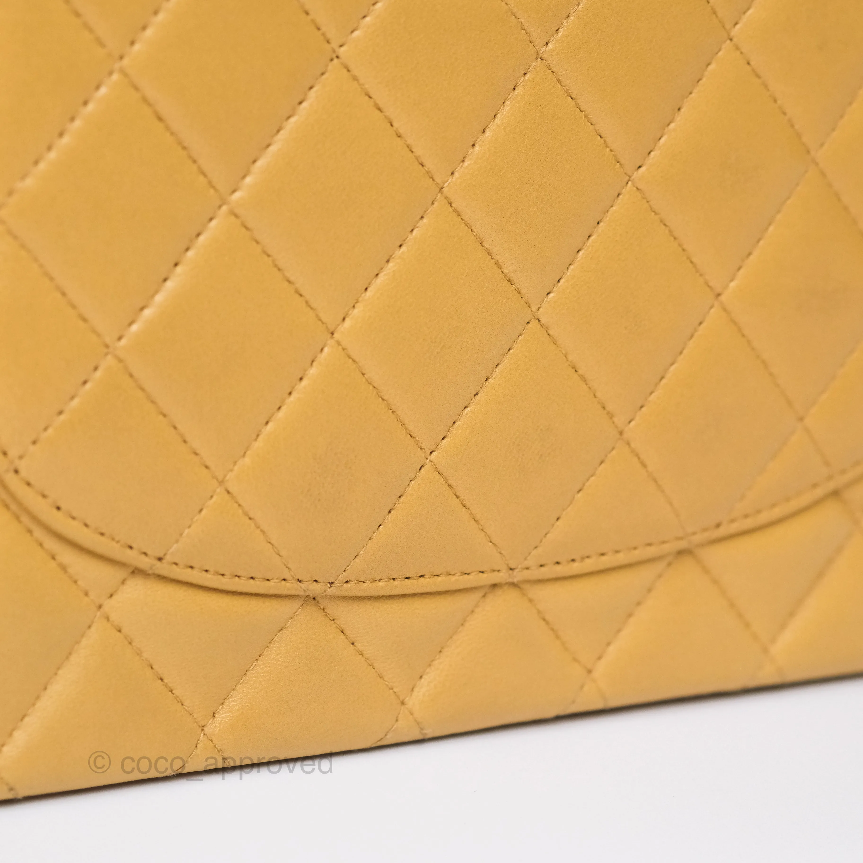 Chanel Classic M/L Medium Flap Quilted Beige Lambskin 24K Gold Hardware
