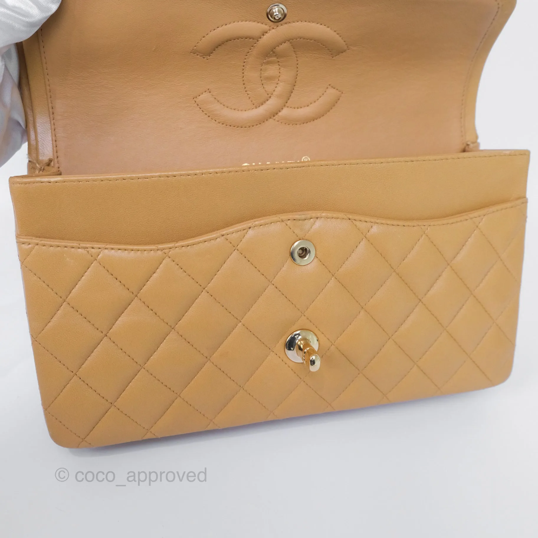 Chanel Classic M/L Medium Flap Quilted Beige Lambskin 24K Gold Hardware