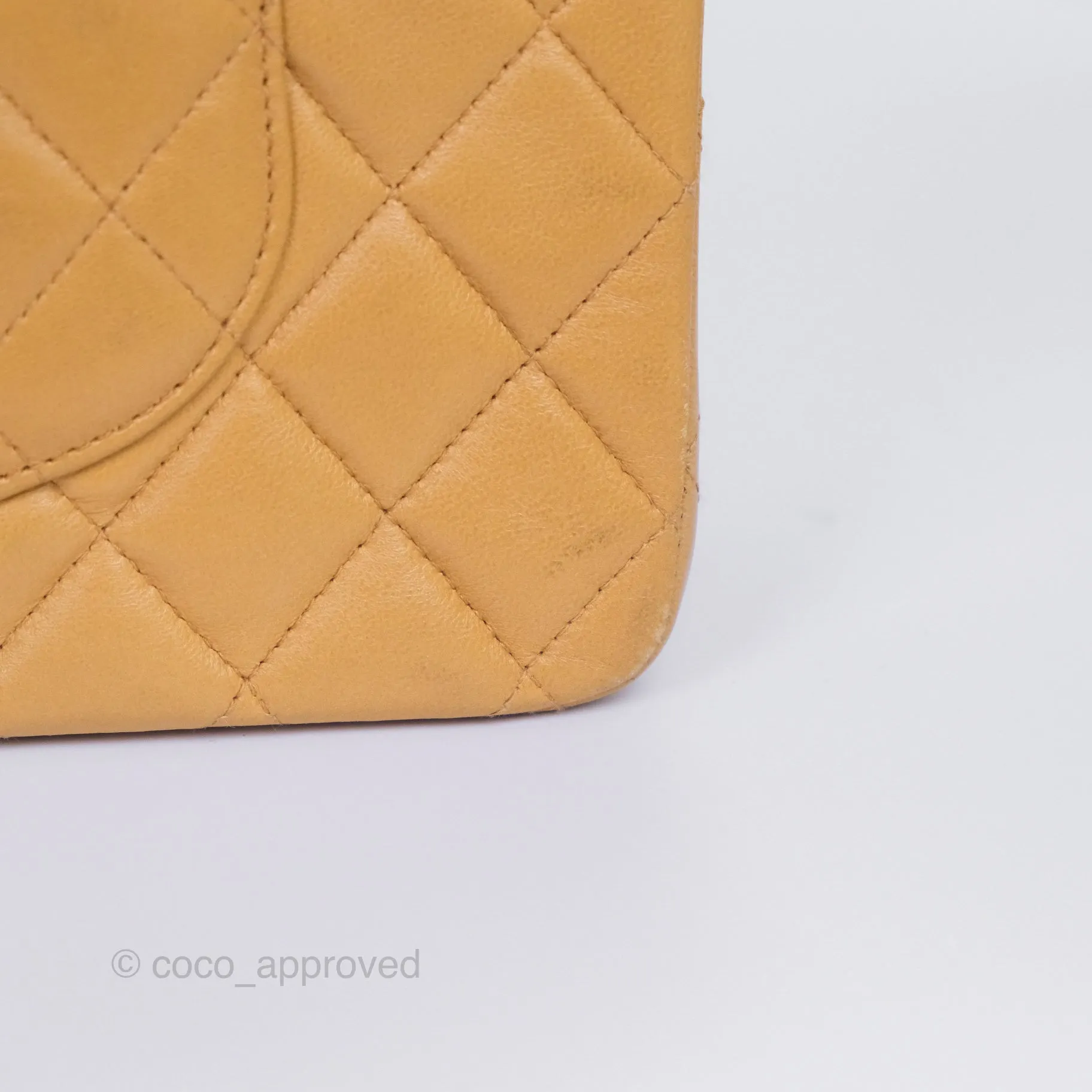 Chanel Classic M/L Medium Flap Quilted Beige Lambskin 24K Gold Hardware