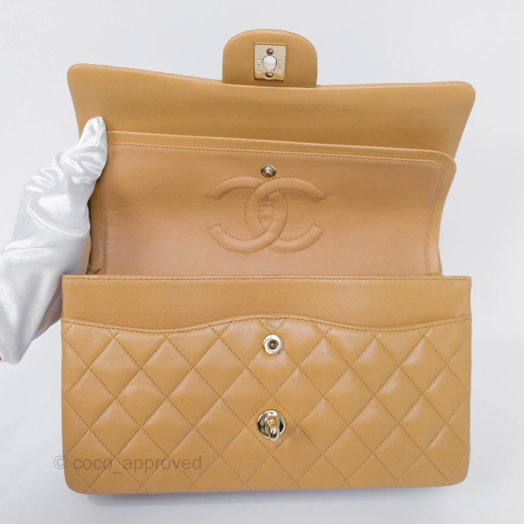 Chanel Classic M/L Medium Flap Quilted Beige Lambskin 24K Gold Hardware