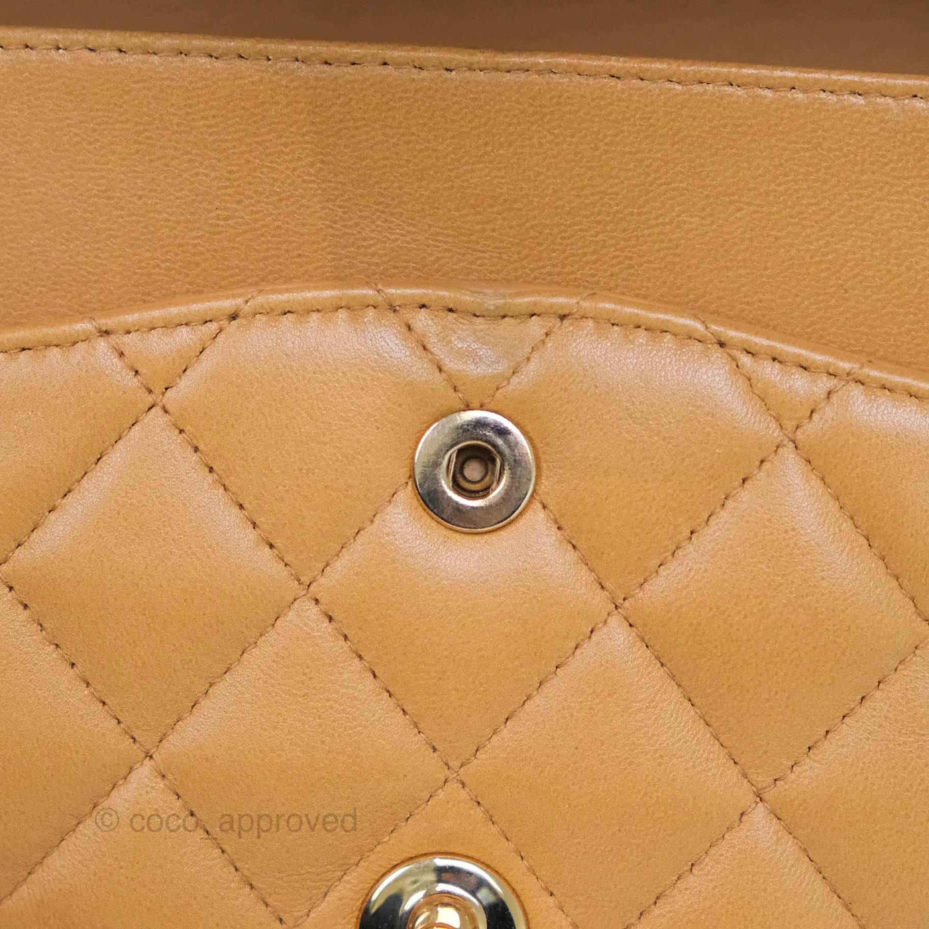 Chanel Classic M/L Medium Flap Quilted Beige Lambskin 24K Gold Hardware