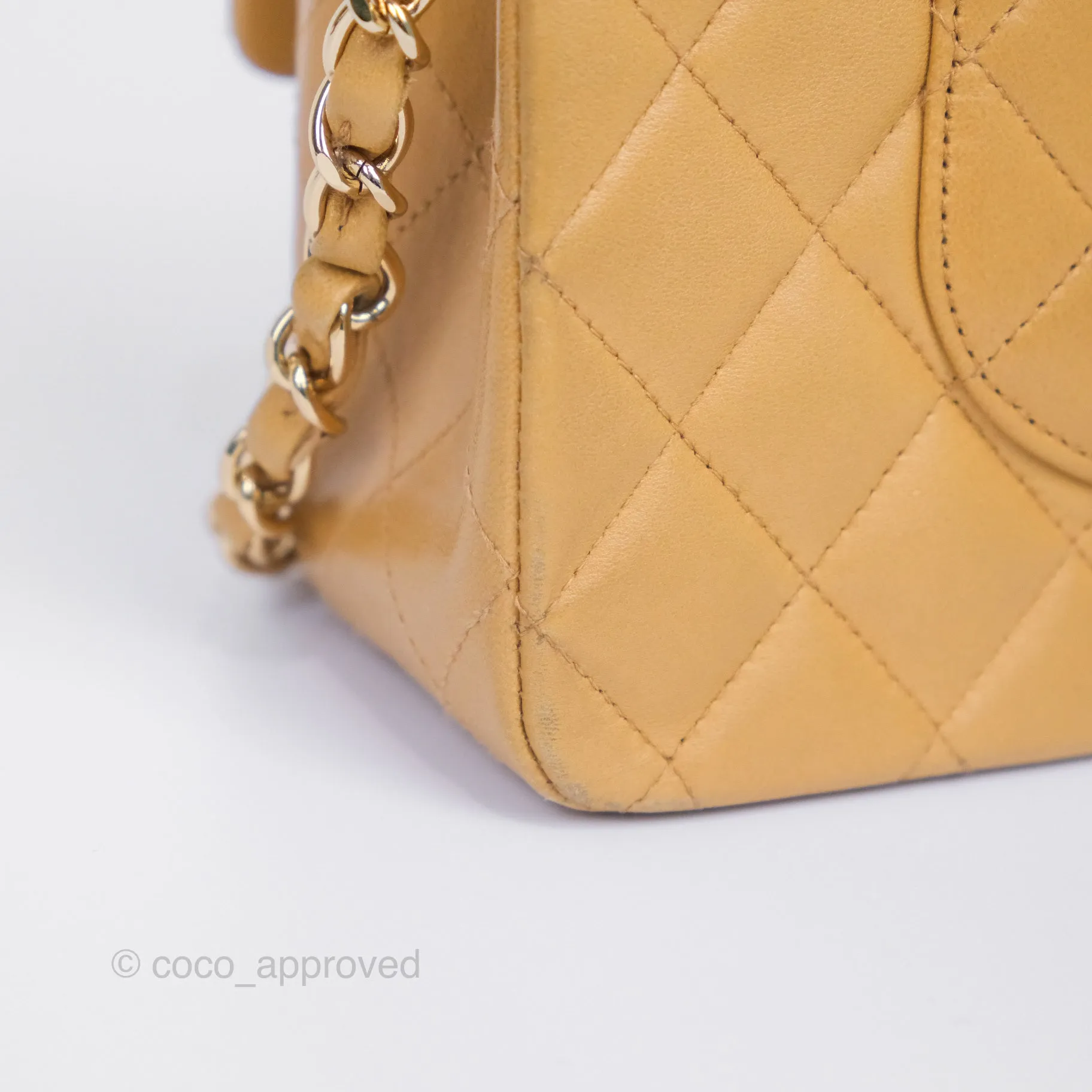 Chanel Classic M/L Medium Flap Quilted Beige Lambskin 24K Gold Hardware