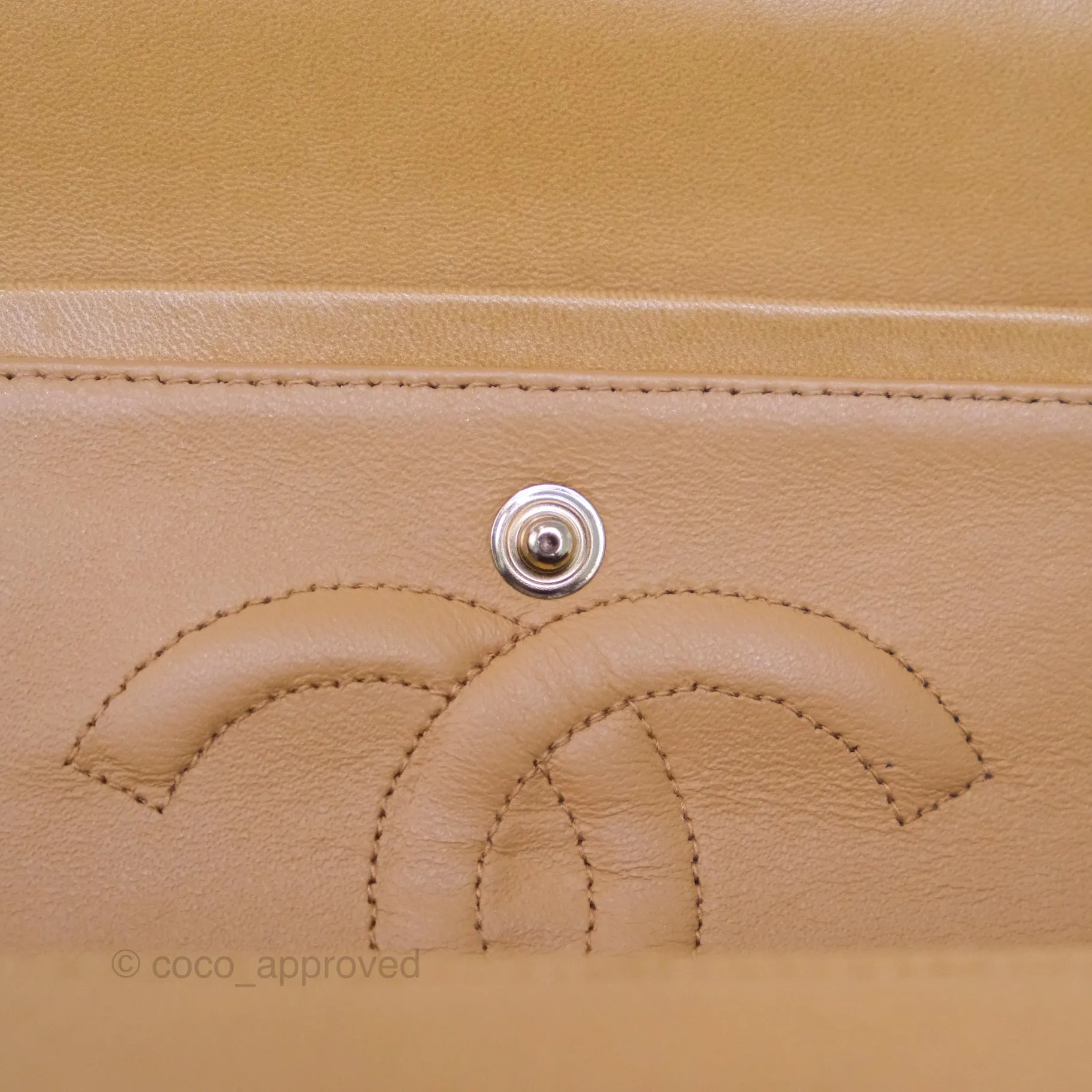 Chanel Classic M/L Medium Flap Quilted Beige Lambskin 24K Gold Hardware