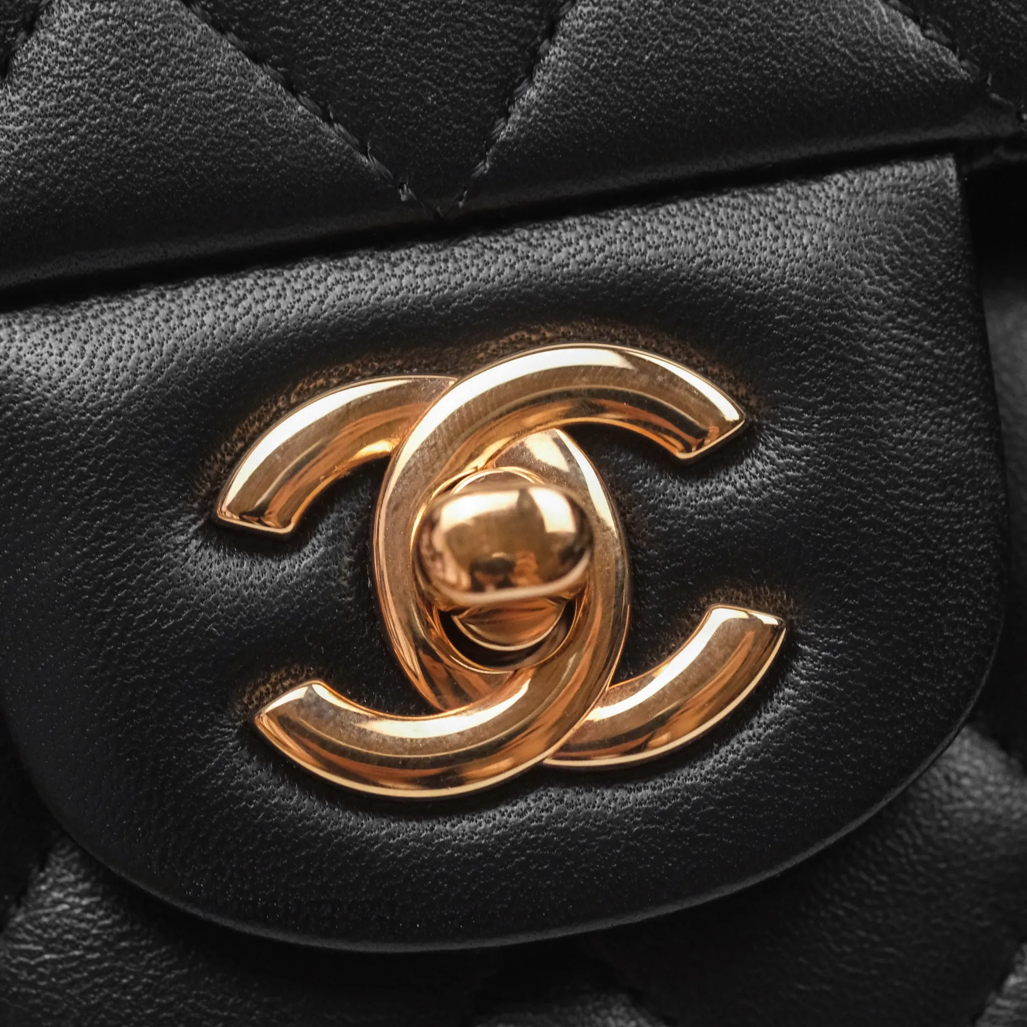 Chanel Classic M/L Medium Flap Quilted Black Lambskin Rose Gold Hardware