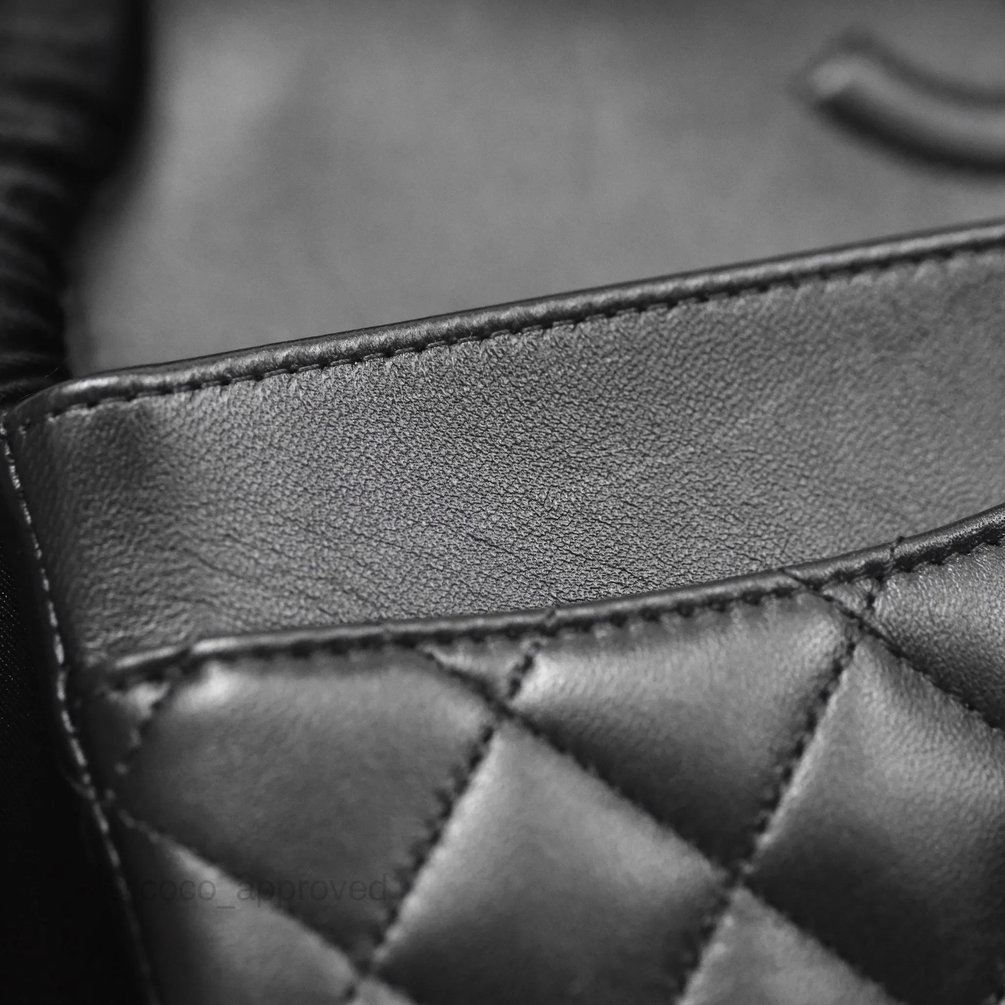 Chanel Classic M/L Medium Flap Quilted Black Lambskin Rose Gold Hardware