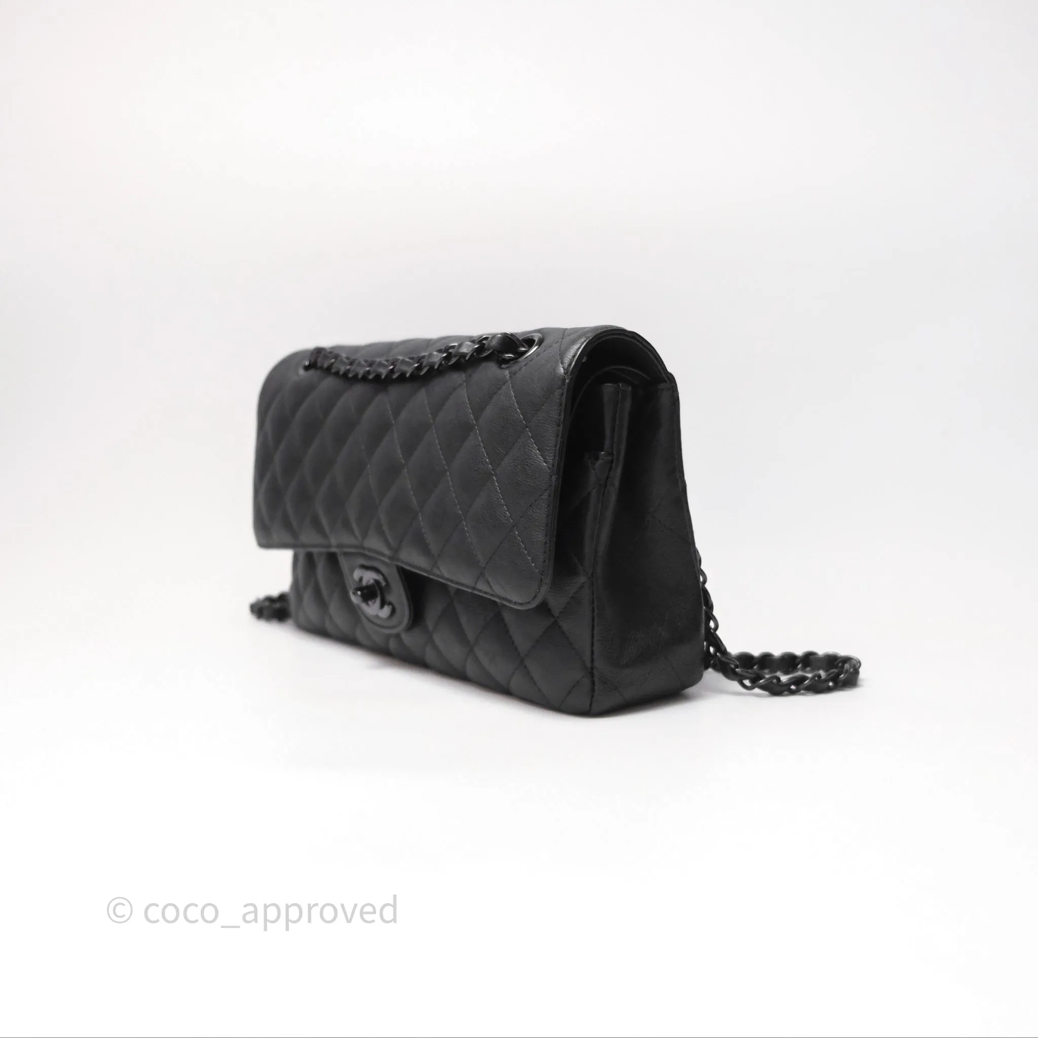 Chanel Classic Quilted M/L Medium Double Flap So Black Calfskin