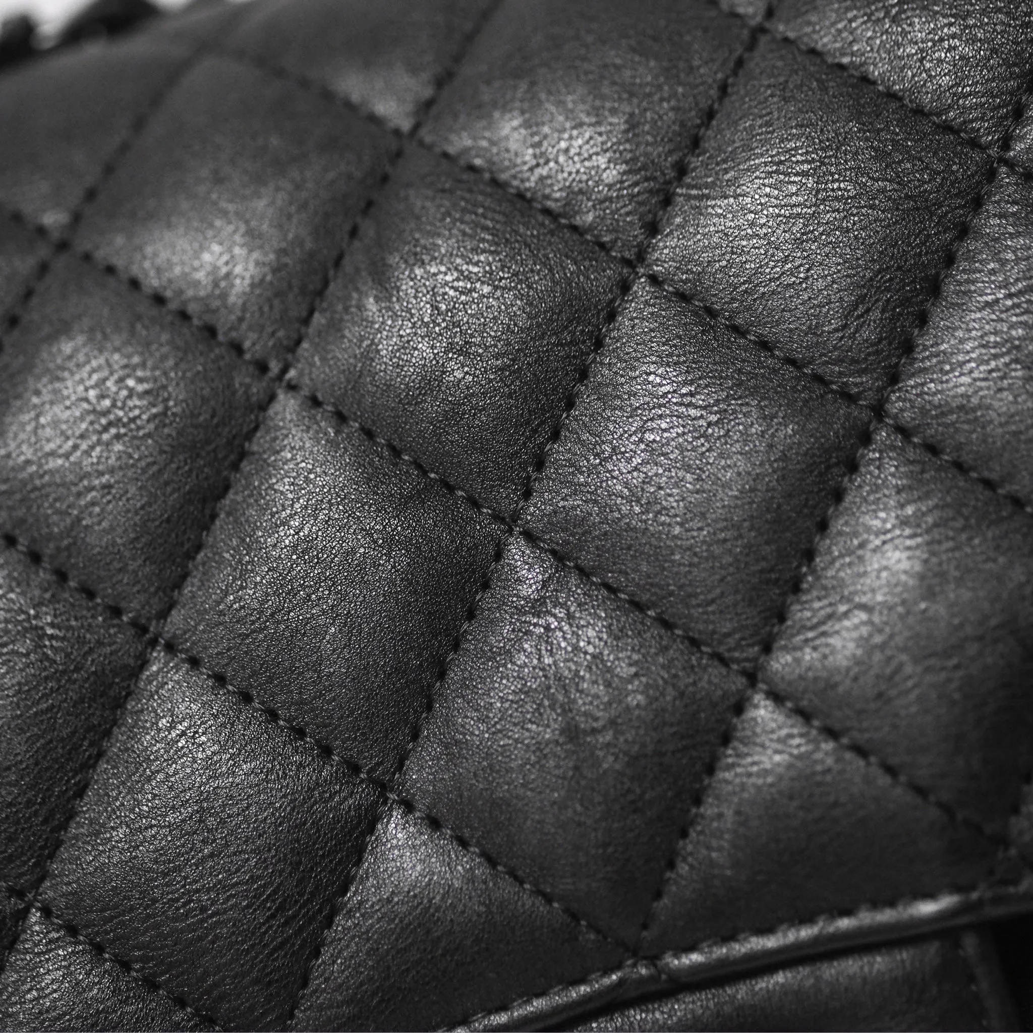 Chanel Classic Quilted M/L Medium Double Flap So Black Calfskin