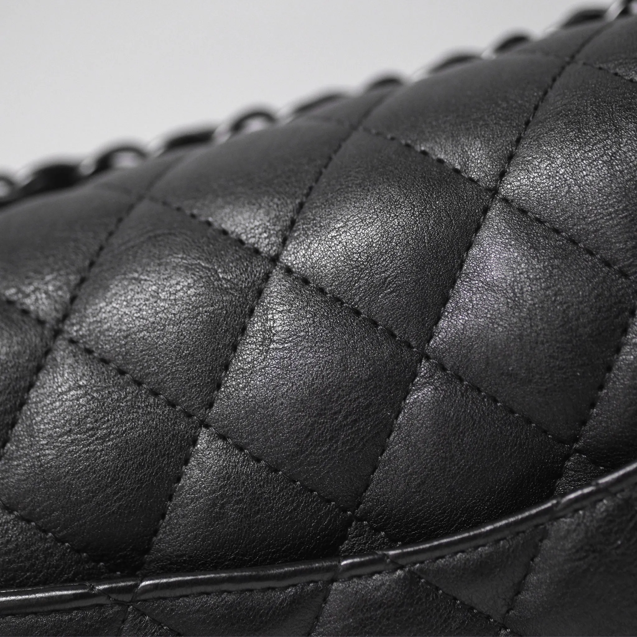 Chanel Classic Quilted M/L Medium Double Flap So Black Calfskin