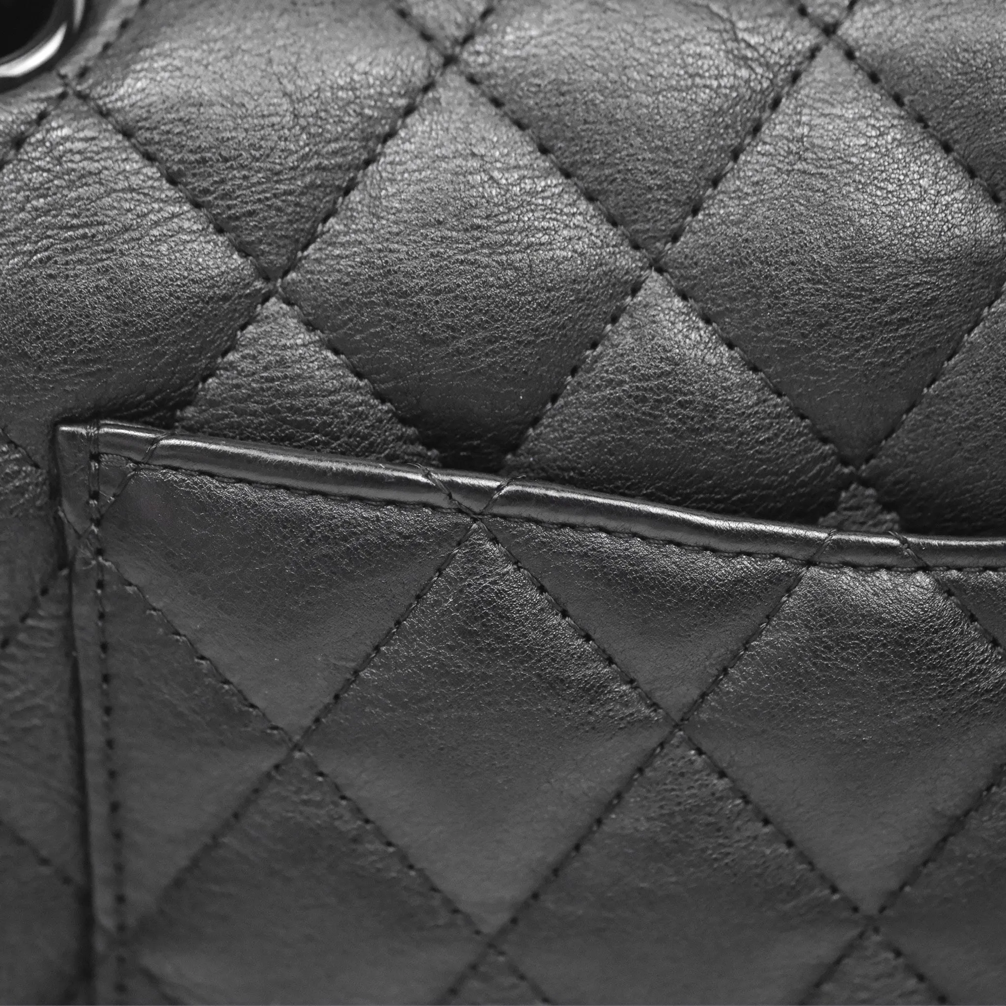 Chanel Classic Quilted M/L Medium Double Flap So Black Calfskin