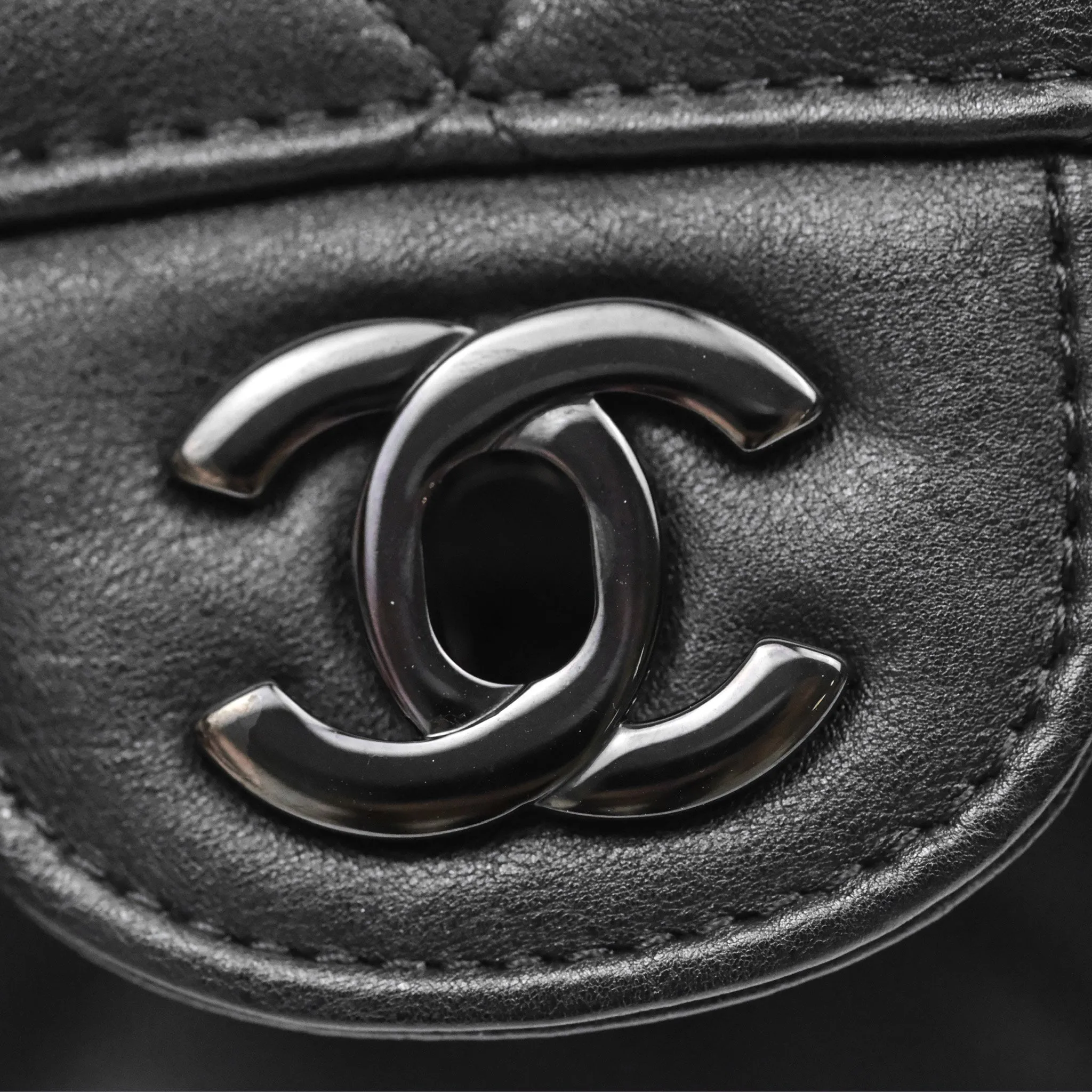 Chanel Classic Quilted M/L Medium Double Flap So Black Calfskin